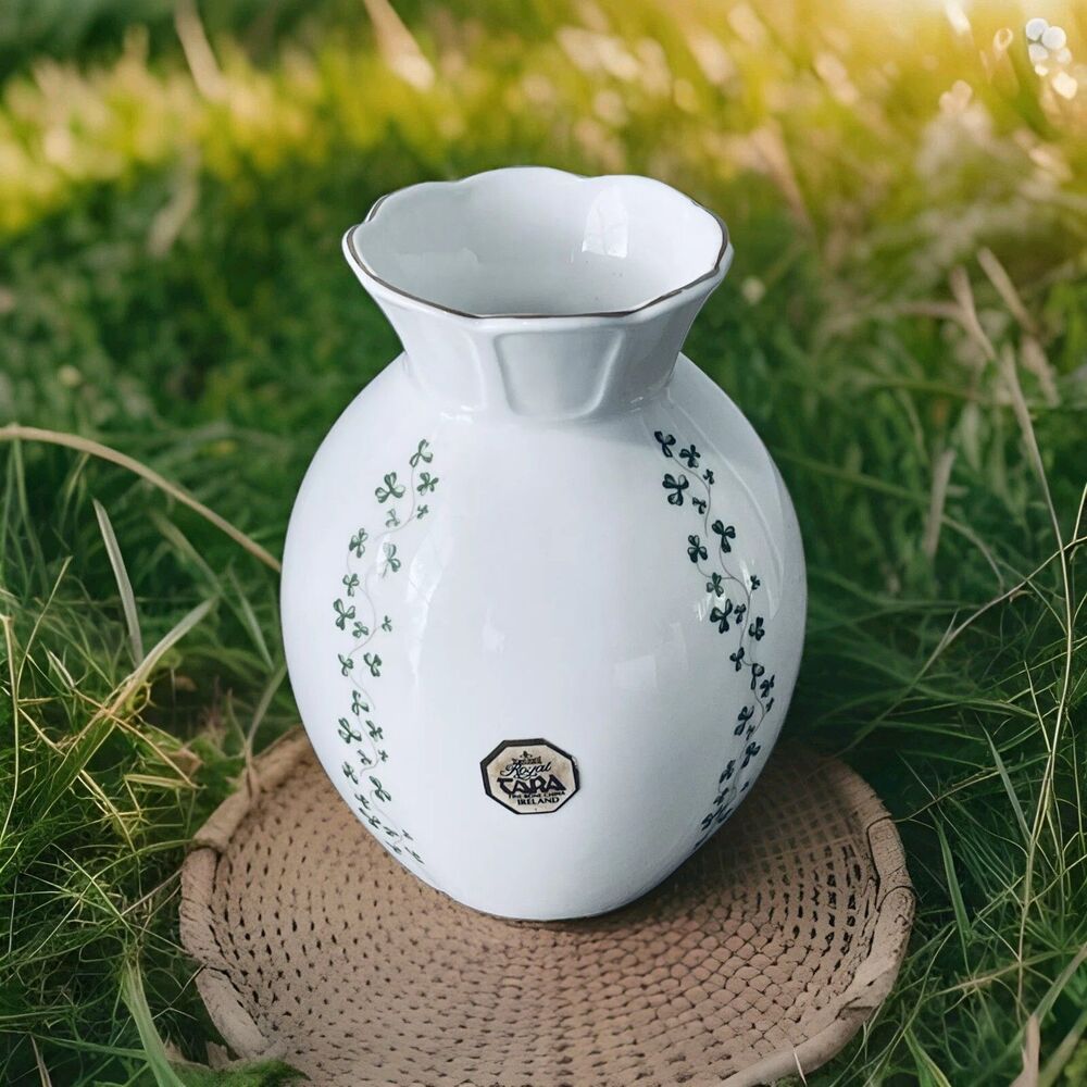 Royal Tara Shamrock Clover Vase Handmade Irish Galway Ireland Fine Bone China